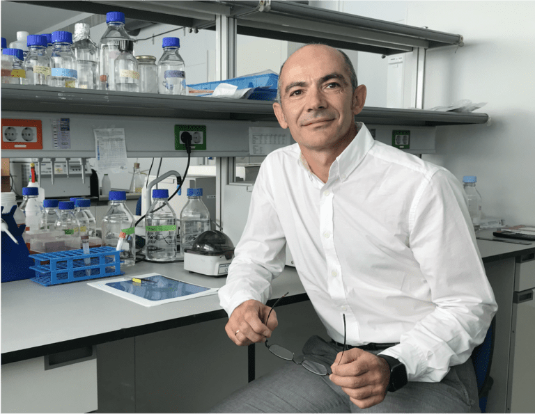 21.04 Leadartis promotor