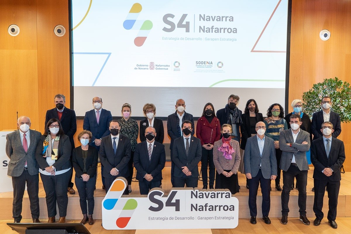 Representantes del comité de dirección S4 y ponentes de la jornada